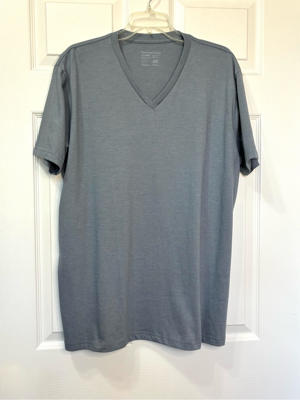 Fresh Clean Threads V-neck Shirt Wedgewood Blue Mens XL Short Sleeve Stratusoft